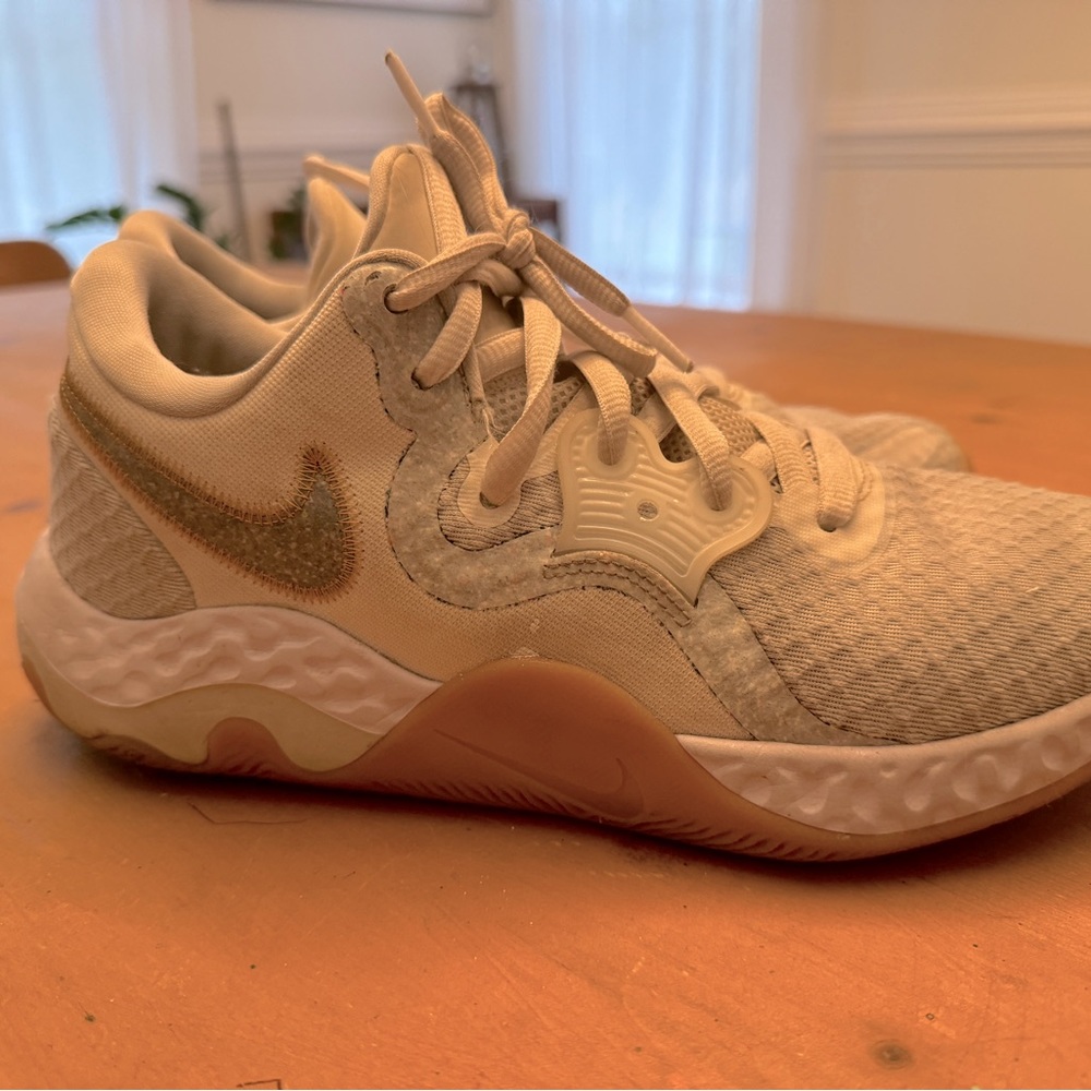 Men’s Nike CW3406 Basketball shoes Renew Elevate